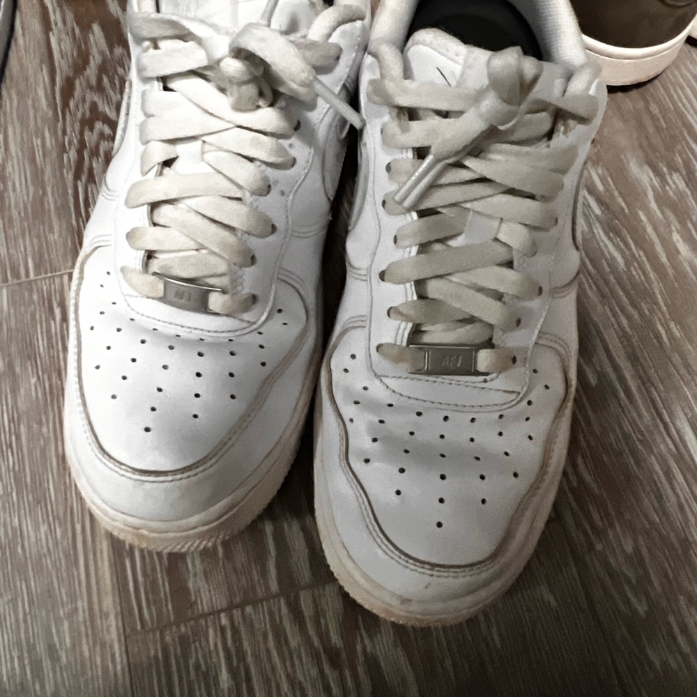 Classic White Athletic Sneakers for Men